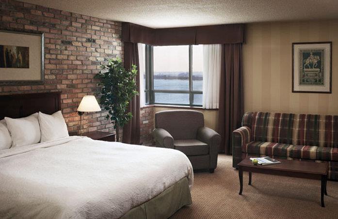 Waterfront Hotel Downtown Burlington Phòng bức ảnh