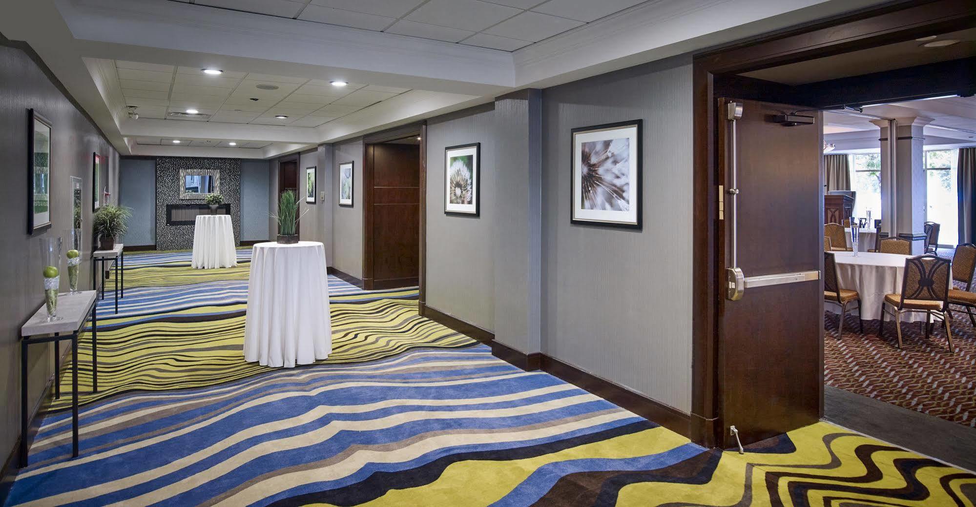 Waterfront Hotel Downtown Burlington Ngoại thất bức ảnh